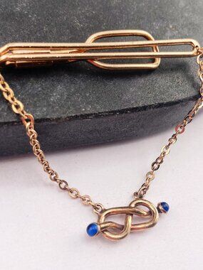 SWANK Vintage 10K gold-filled knot and chain design tie clip with blue cabochons